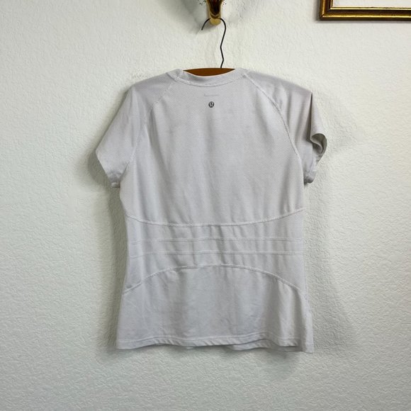 Lululemon Sunrise SS Tech Swiftly Dotted Pocket Sleeve Run Banded Tee - Picture 4 of 7